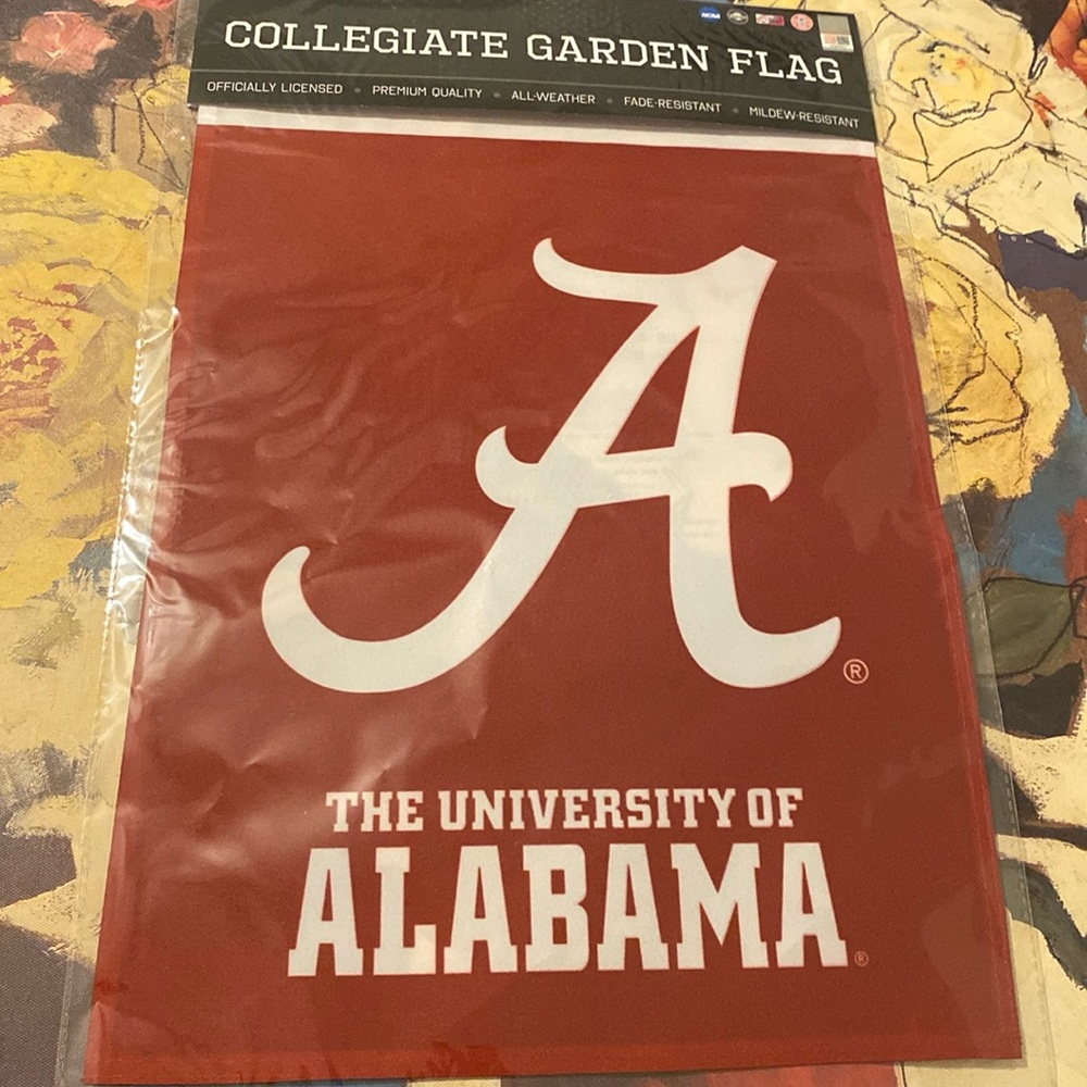 The University of Alabama Garden Flag